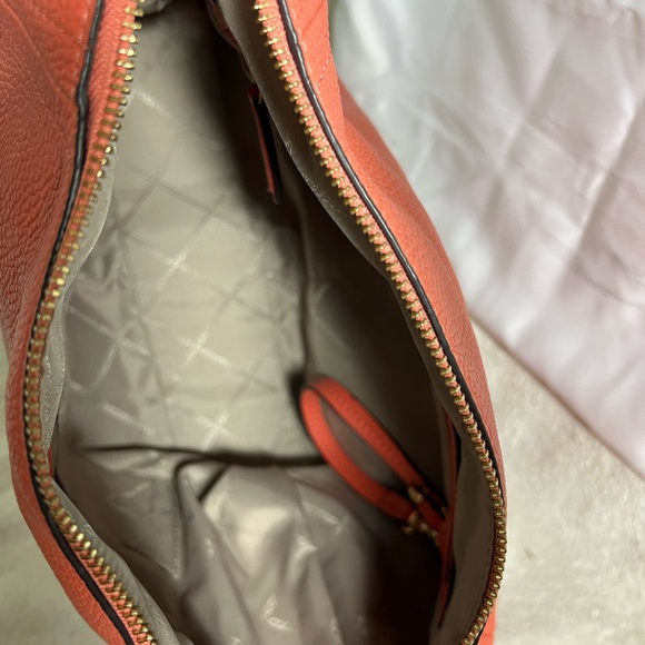 NWOT Michael Kors large hobo handbag in the color sienna - Picture 2 of 4
